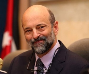 الرزاز يتعهد بملاحقة مزور وكالة بيع الأراضي في فلسطين