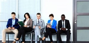 وضع ساق فوق أخرى أخطر مما تتصورون .. وتحذير من ارتداء "الجينز"!