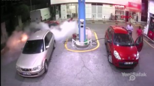 بالفيديو...لحظة انفجار محطة وقود في إسطنبول!