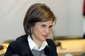 ريا الحسن أول امرأة في العالم العربي تتولى وزارة الداخلية