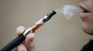 دراسة: السجائر الإلكترونية تساعد المدخنين على الإقلاع أكثر من الوسائل الأخرى!