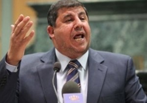 السعود يطالب بتشريع ضد كل مسؤول سابق يفشي اسرار الدولة