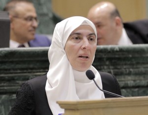 بالوثيقة ...النائب ديمه طهبوب توصي اقربائها التبرع بقرنياتها حال وفاتها