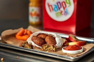 ماكدونالدز تطلق أول هابي ميل نباتي في السويد: "ماك فلافل"