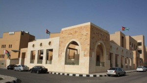 الغذاء والدواء ترد .. “ليس من مسؤولياتنا أخذ عينات قمح من الصوامع”