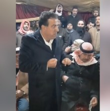 وجهاء عشيرة الزغول يطالبون الشبان بالتهدئة وعدم اثارة الفوضى لحين إنقضاء المهلة التي أعطيت لهم من الامن