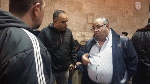 بالفيديو والصور.. الكابتن محمد الخشمان يزور وسط البلد ويدعم حملة يلا ع البلد لدعم التجار...