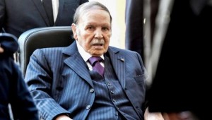 الرئيس الجزائري عبد العزيز بوتفليقة يعلن استقالته رسميا