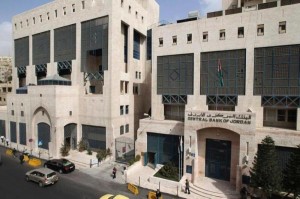 فريز: البنوك التزمت أدبيا بتأجيل اقساط رمضان .. وعلى المواطن طلب التأجيل