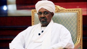 السودان .. تهمة الاشتراك والتحريض في قتل المتظاهرين للبشير