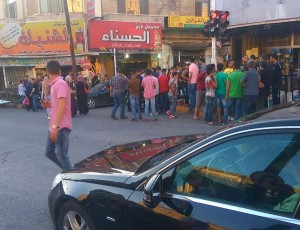 اصابة شخص وسيدة بعيارات نارية اطلقها اشخاص من داخل مركبة في اربد