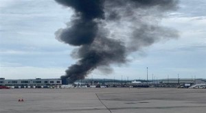 7 قتلى بتحطم قاذفة من الحرب العالمية الثانية فوق مطار أمريكي