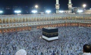 السعودية تدرس إلغاء شرط المَحْرم للمعتمرات