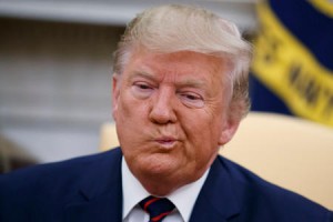 تفاصيل قرار استمرار إجراءات عزل ترامب