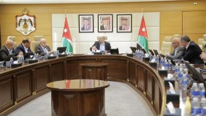 وزراء حكومة الرزاز يقدمون استقالاتهم تمهيدا للتعديل