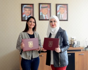                                                  تجديد اتفاقية التعاون بين عمان الأهلية ومركز ديزاين زون   