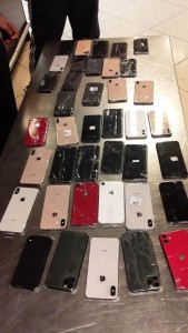 احباط تهريب سجائر الكترونية واجهزة خلوية