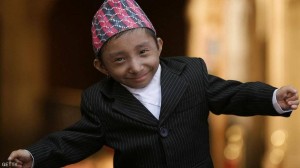 وفاة أقصر رجل في العالم