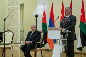 الملك يلقي خطابا أمام أكاديميين ودبلوماسيين في أرمينيا