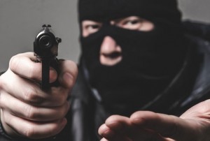 مجهولون يعتدون على وافد داخل مزرعة بالاغوار الشمالية وسلب مبلغ مالي