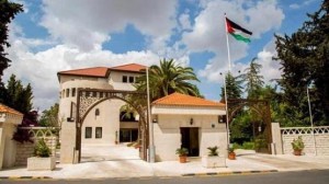 توضيح من الحكومة حول إعادة موظفين لعملهم