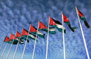 الرزاز يطلب رفع العلم الأردني على جميع المؤسسات احتفاء بعيد الاستقلال