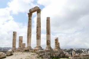 أجواء معتدلة اليوم وغدا وحارة الاربعاء
