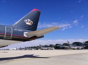 الحكومة تعلن فتح المطارات في النصف الأول من آب المقبل