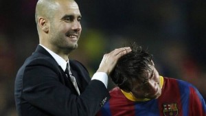 بعد دردشة مع غوارديولا .. مدرب برشلونة يكشف مصير ميسي