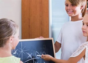 قد يكون الأطفال الناقلون الرئيسيون لكورونا