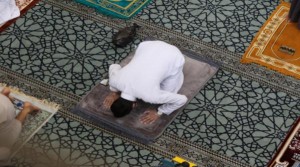صلاة الجمعة من المساجد سيرا على الأقدام