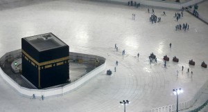 أحمد العوضي يحضر لمسلسل عن "الكعبة المشرفة"