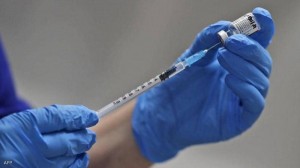 الخرابشة: 100 ألف جرعة من لقاح كورونا ستصل الأردن في الدفعة الاولى