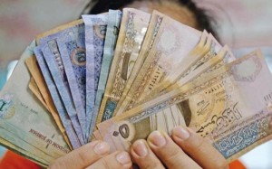 رفع الحد الأدنى للأجور للقطاعات غير المتضررة بداية العام ونهاية آيار للمتضررة