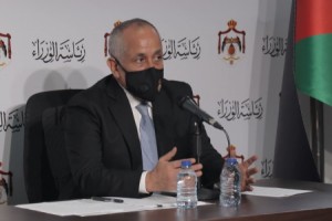 العايد: استمرار كورونا يتطلب استمرار تفعيل قانون الدفاع