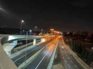 الحكومة عن حظر الـ 7: الإجراءات التخفيفية مرتبطة بانخفاض الفحوص الإيجابية لـ 5%