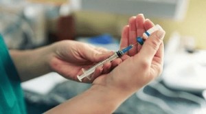 الأردن السابع عربيا بنسبة تلقي مطعوم كورونا