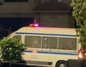 القبض على 25 شخصا داخل مقهى خرقوا امر الدفاع في الزرقاء