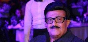 حالته سيئة .. سمير غانم يفقد وعيه وتوقف أجهزة الجسم عن العمل