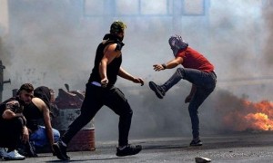 استشهاد 4 فلسطينيين وإصابة العشرات بالضفة الغربية