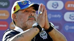 7 أشخاص متهمون بقتل مارادونا .. ما قصة الـ12 ساعة؟