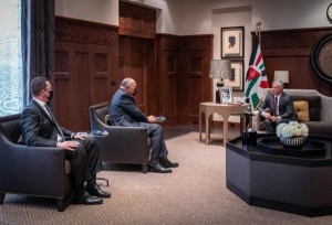 الملك يتسلم رسالة من السيسي ويثمن الجهود المصرية