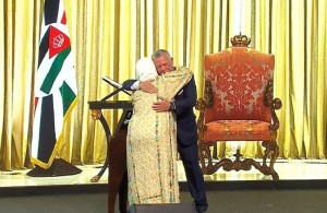 بالصور...الملك يعانق جمو والبشير والحديد والعاص والاخيرة تغني على المنصة