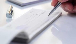 قيمة الشيكات المرتجعة تهبط 39%