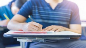 ابوقديس: امتحانات التوجيهي موضوعية باستثناء العربي والإنجليزي والرياضيات