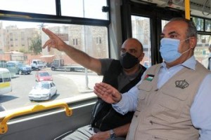 الخصاونة يفتتح المرحلة الأولى التجريبية من الباص السريع