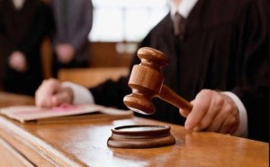 النيابة العامة: أسناد 8 تهم لـ 10 موظفين اختلسوا 800 الف دينار من وزارة الشباب