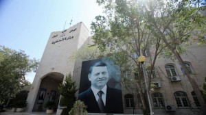 السماح بحركة الشحن عبر المعابر البرية مع السعودية لمتلقي مطعوم كورونا