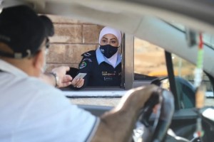 افتتاح مسار الترخيص من داخل المركبات بترخيص مأدبا