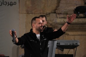 عيسى السقار يعيد ألق المسرح الشمالي في جرش بجمهوره الكبير